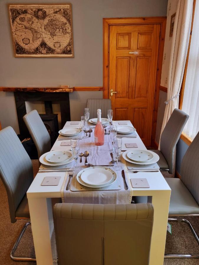 Hébergement de vacances 3 Bedroom House Free Parking *