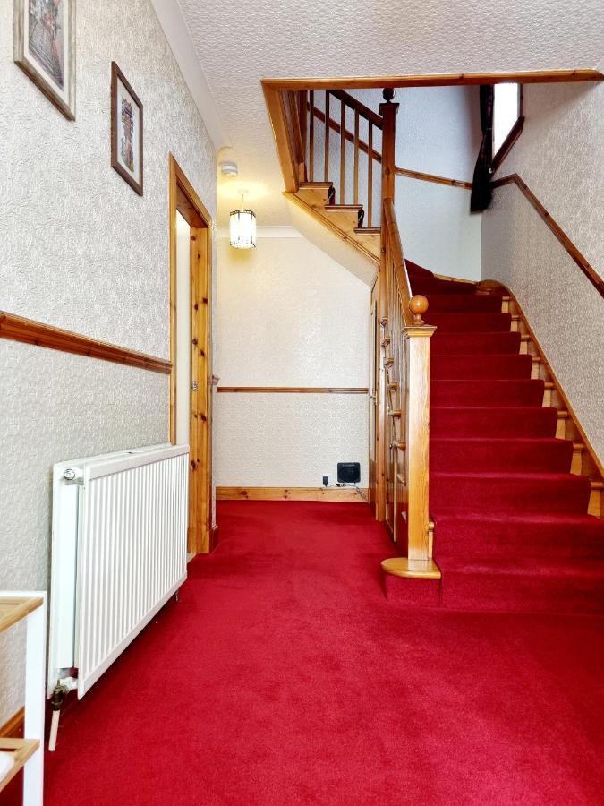 3 Bedroom House Free Parking Hébergement de vacances
