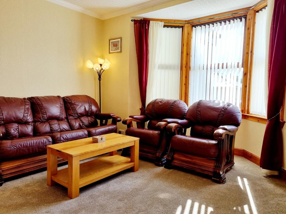 3 Bedroom House Free Parking Hébergement de vacances
