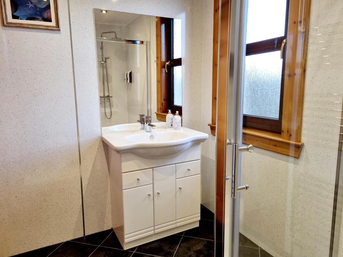 3 Bedroom House Free Parking Hébergement de vacances