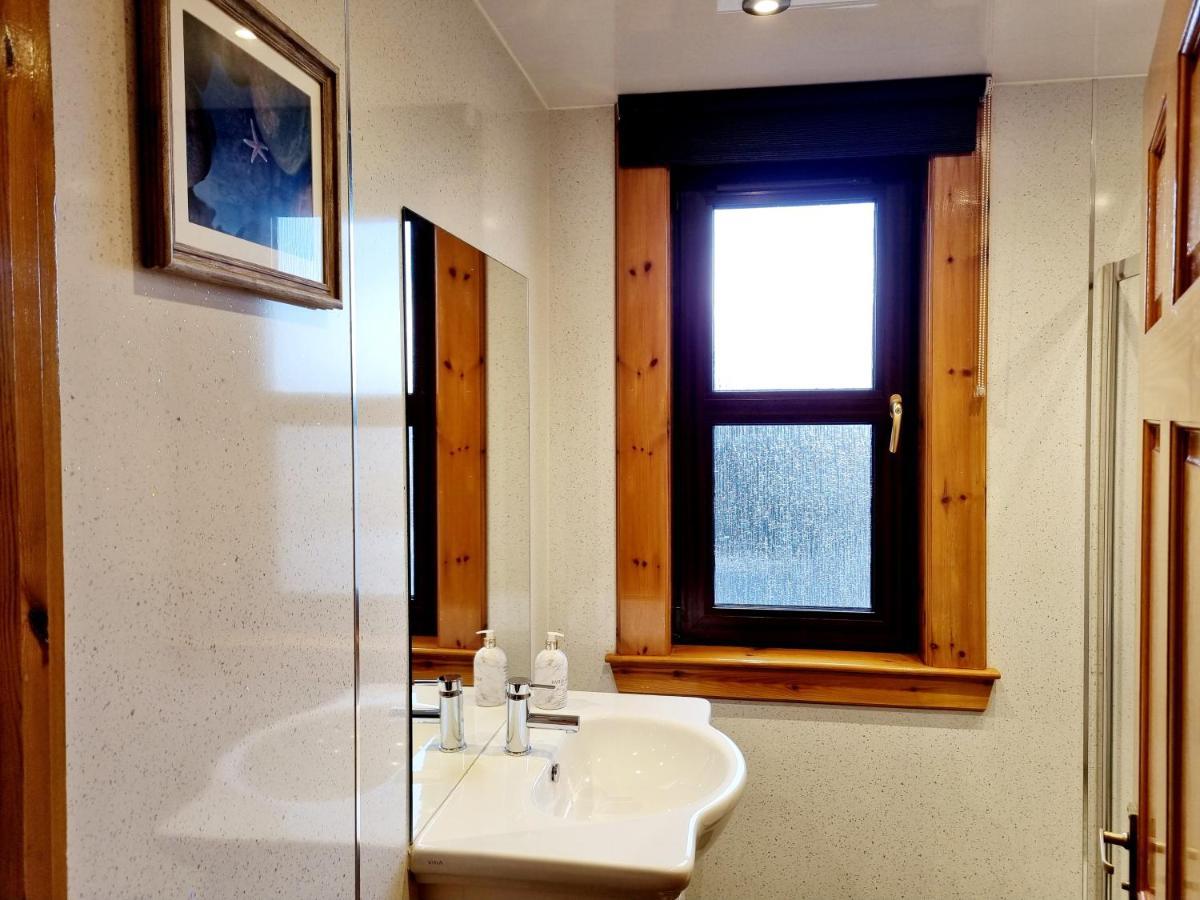 3 Bedroom House Free Parking Hébergement de vacances *
