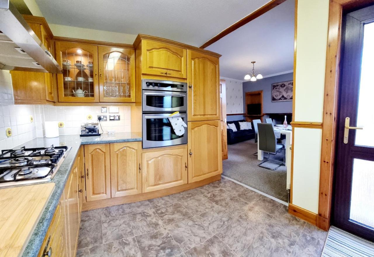 3 Bedroom House Free Parking Hébergement de vacances *