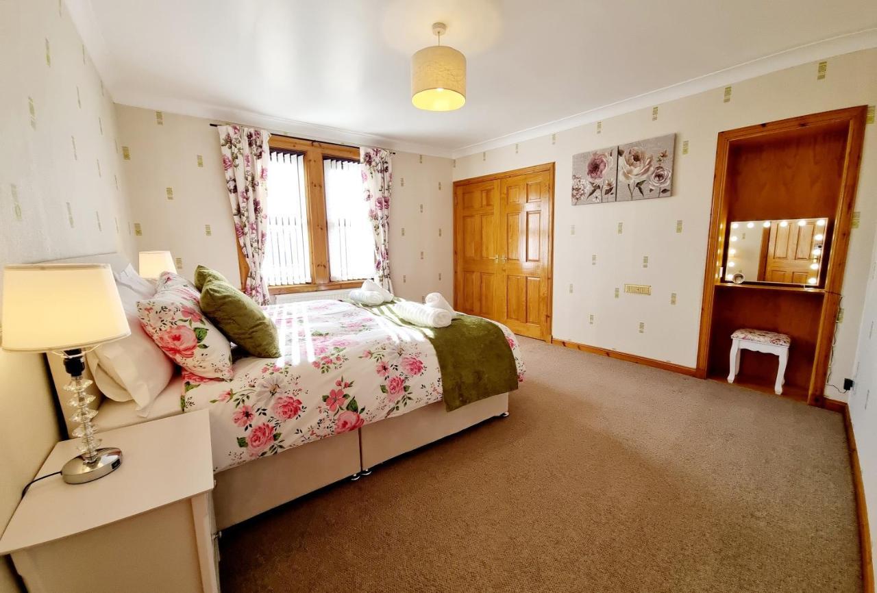Hébergement de vacances 3 Bedroom House Free Parking Inverness